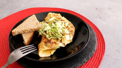 Omelett mit Wirsing und Kürbiskernöl - cs