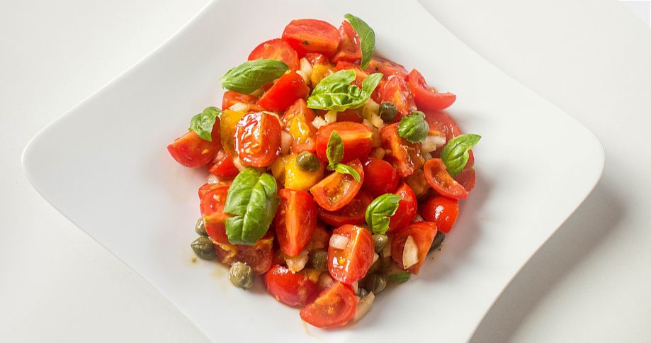 Tomaten-Mango-Salat mit Pödör Bio Mariendistelöl und Pödör Bio Chiaöl - cs
