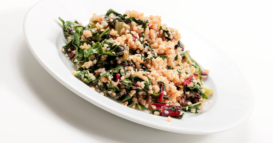 Bulgur mit Mangold, Pödör Bio Sesamöl und Pödör Bieressig - cs