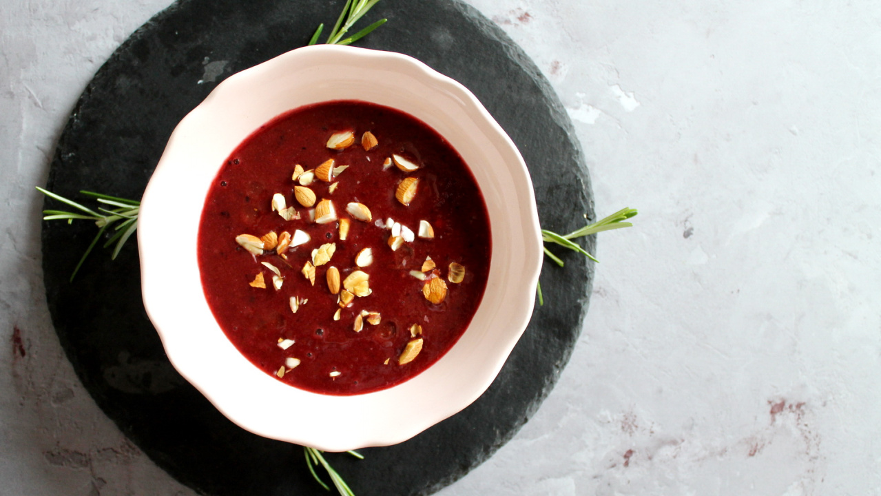 Cremesuppe aus gebackenen Pflaumen - cs