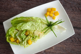 Caesar Salat mit Polenta-Croutons - cs
