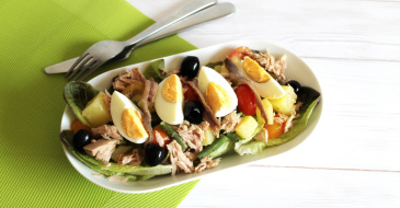 Nizza-Salat mit Omega-3-Vinaigrette - cs