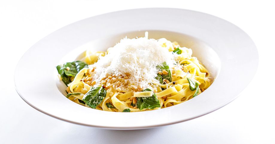 Pödör Carbonara mit Pödör Pinienkernöl - cs