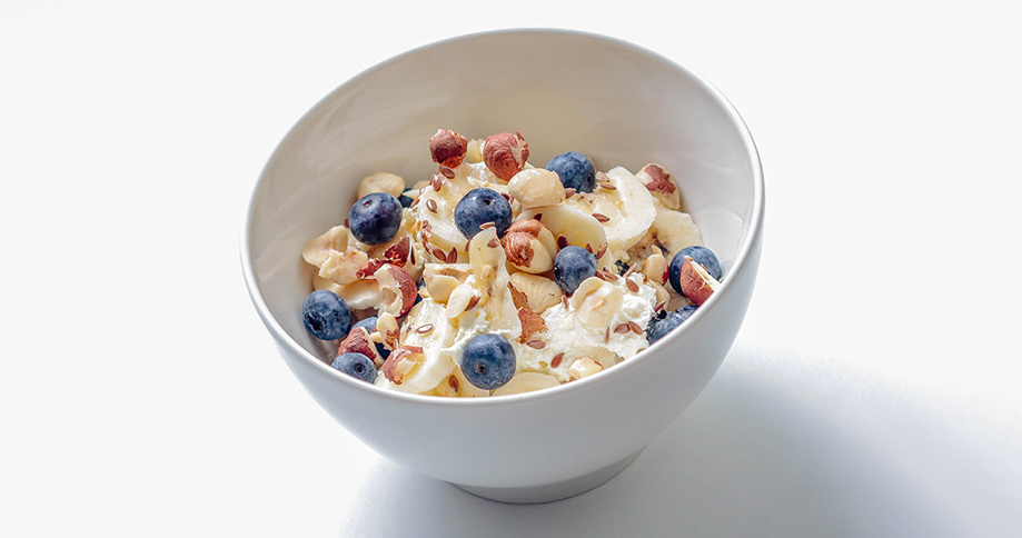 Müsli mit Pödör Bio Leinöl, Heidelbeeren und Banane - cs