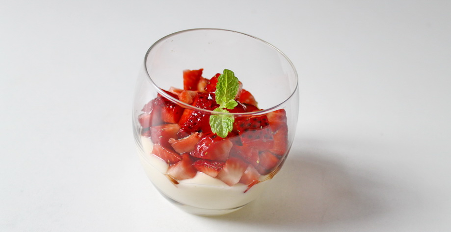 Erdbeeren mit süßer Haselnussmayonnaise - cs