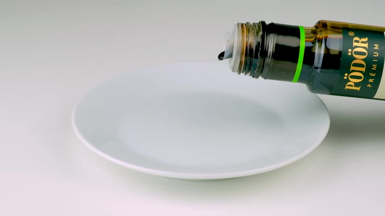 Červené vinné balsamico