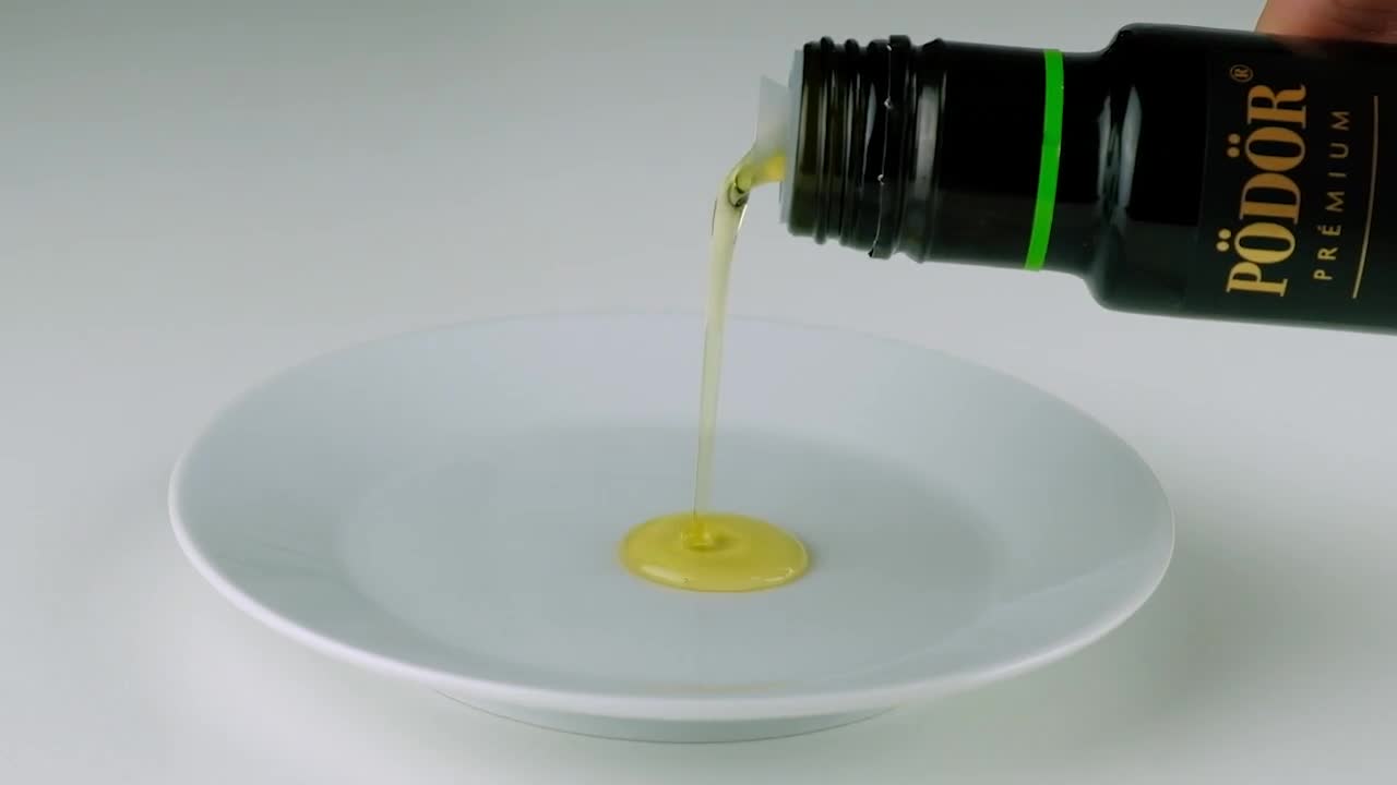 Bio olej z lískových ořechů lisovaný za studena